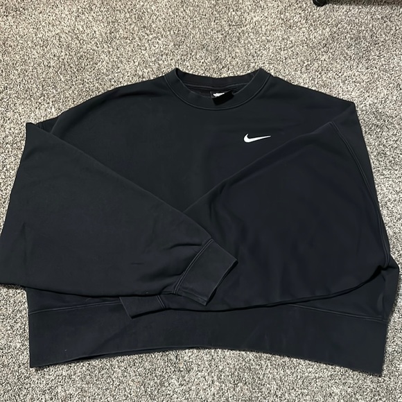 Nike Tops - nike crewneck